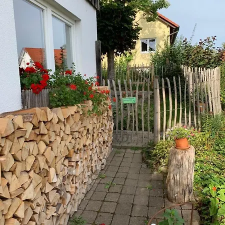 Schoene Im Rosengarten Apartmán *